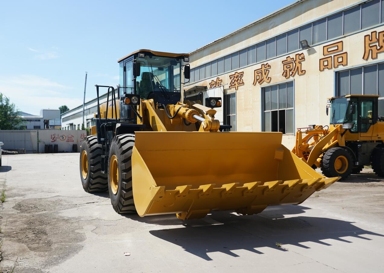 Industrial 5 Ton Wheel Loader 5000kg Rated Load For Engineering Construction