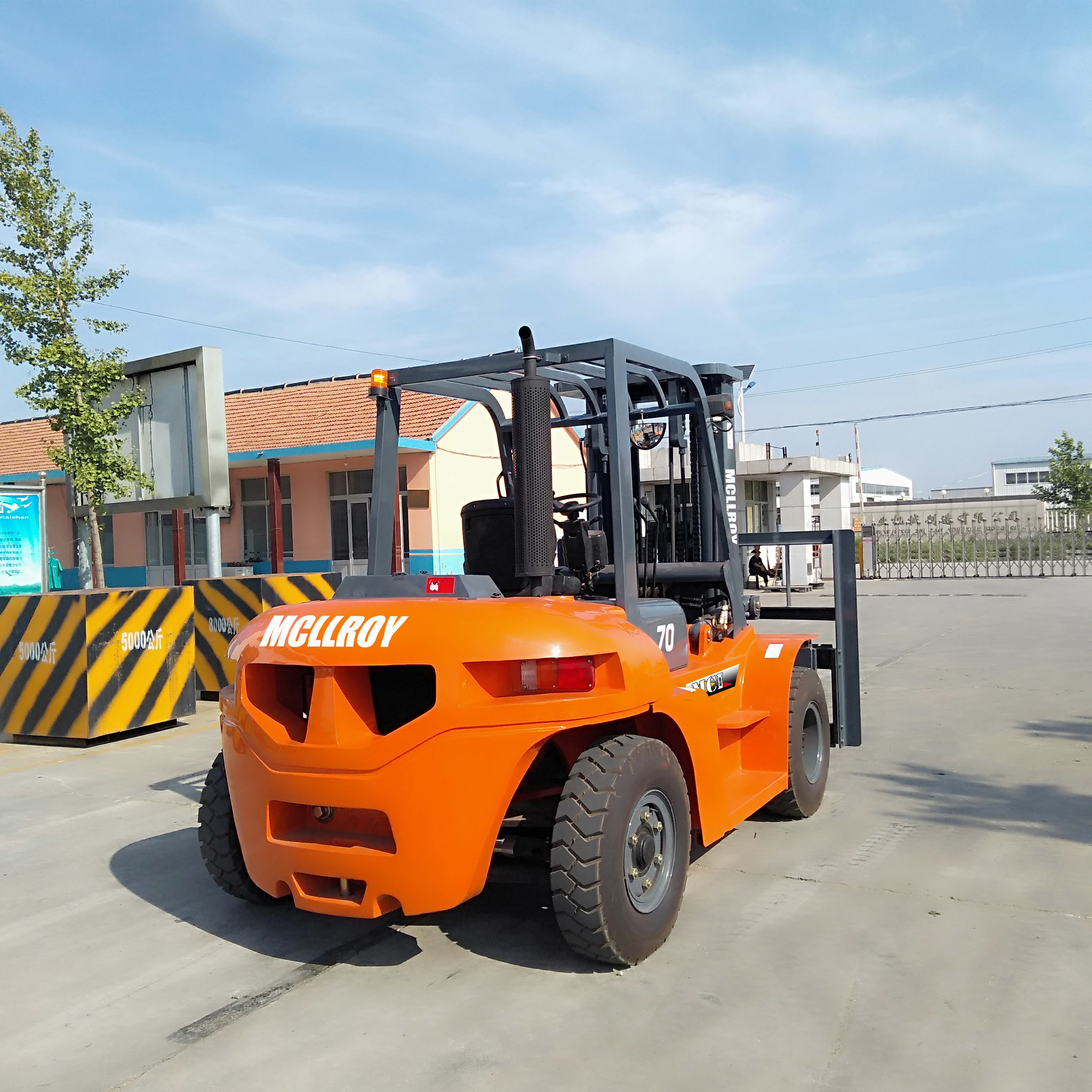 FD70 IC Forklift 29 Km/H Travel Speed Auto Transimission Double Front Air Tire